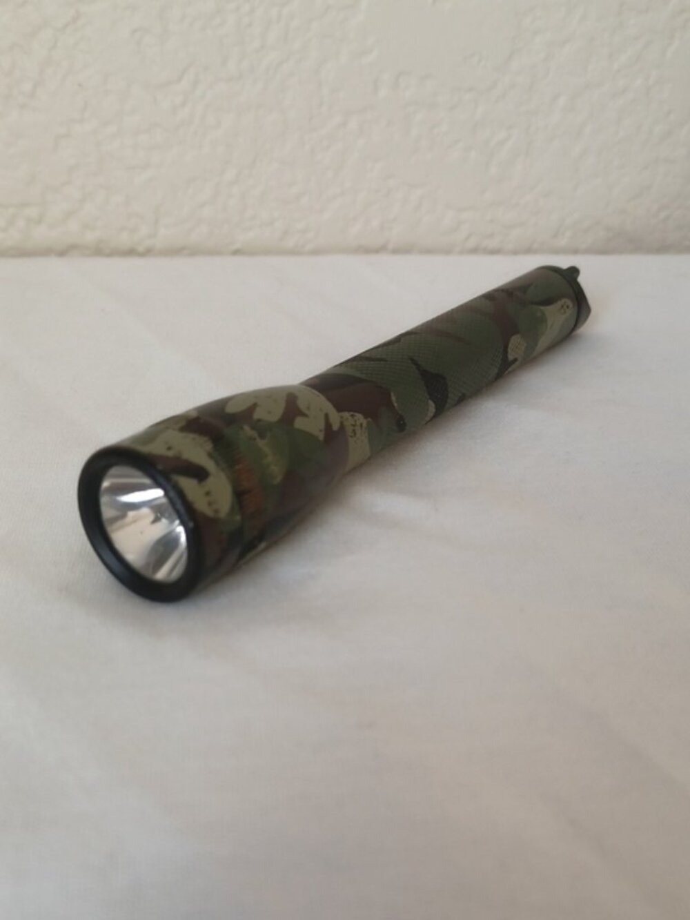Vintage Mini Maglite flashlight woodland camouflage incandescent AA 6" Authentic